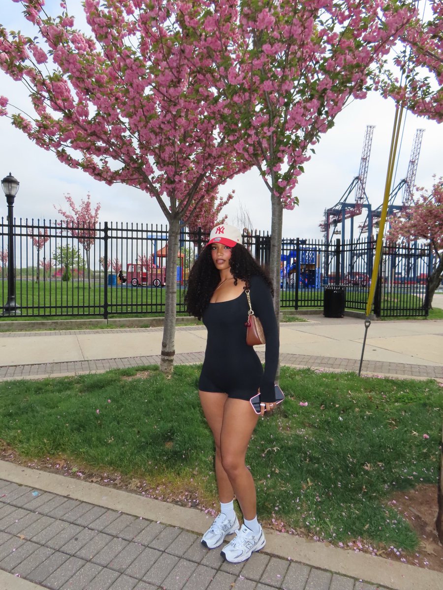 delnachan's tweet image. Flicks at the park #springtime