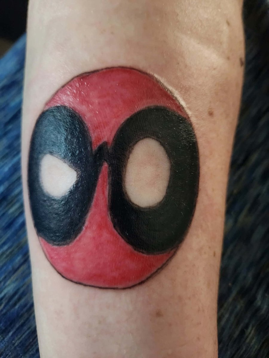 LilUsagiGamer's tweet image. Ayo, check out my first tattoo, I guess it is true Cyyu really is EVERYWHERE! XDDD @CyYuVtuber 

#VTuberEN #Deadpool #Marvelrivals