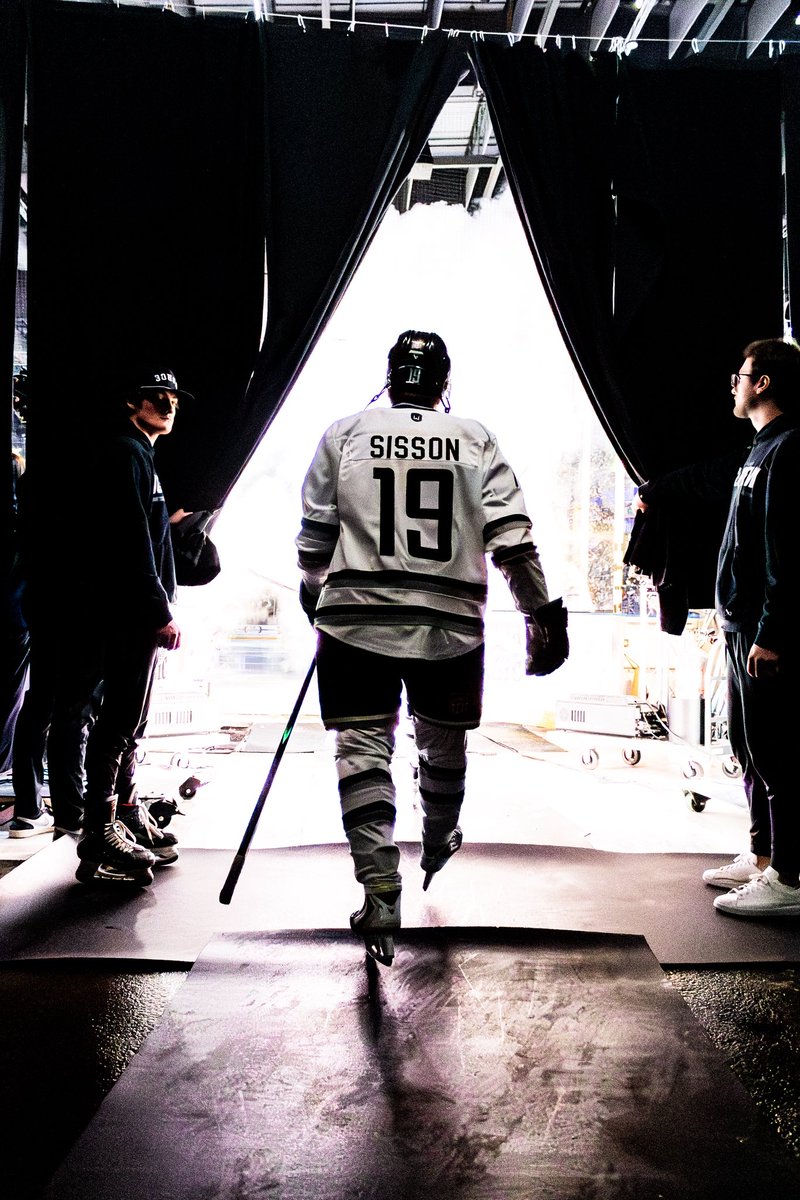 FargoForce's tweet photo. pregame vibes👀

#ForceNation⚡️ | #USHLPLAYOFFS https://t.co/ANCkwh6J86