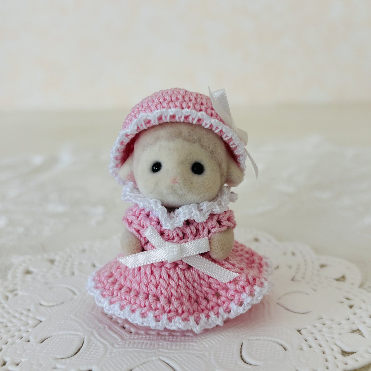 あ〜あれだけ買わぬと誓ったのに😭…
ぷちリカちゃんが可愛すぎて、買わずにいられず、お迎えしちゃった😂
そして、早速お洋服編むよね💕︎
ピンク🎀💕💓💗可愛いじゃないの♥️
一応、シルバニア赤ちゃんにも着れるが、帽子大きめっす😅

#ぷちリカちゃん
#お迎え
#レース糸お洋服