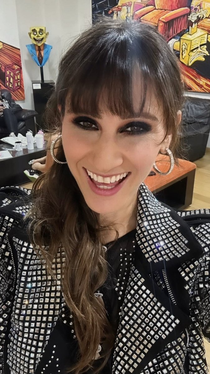 Tantas cosas bonitas, que qué hay en el mundo pero nada se compara con ésos.  Ojitos y esa linda sonrisa qué tiene. ❤️ <a href="/haashoficial/">Ha*Ash</a>  (Hanna)