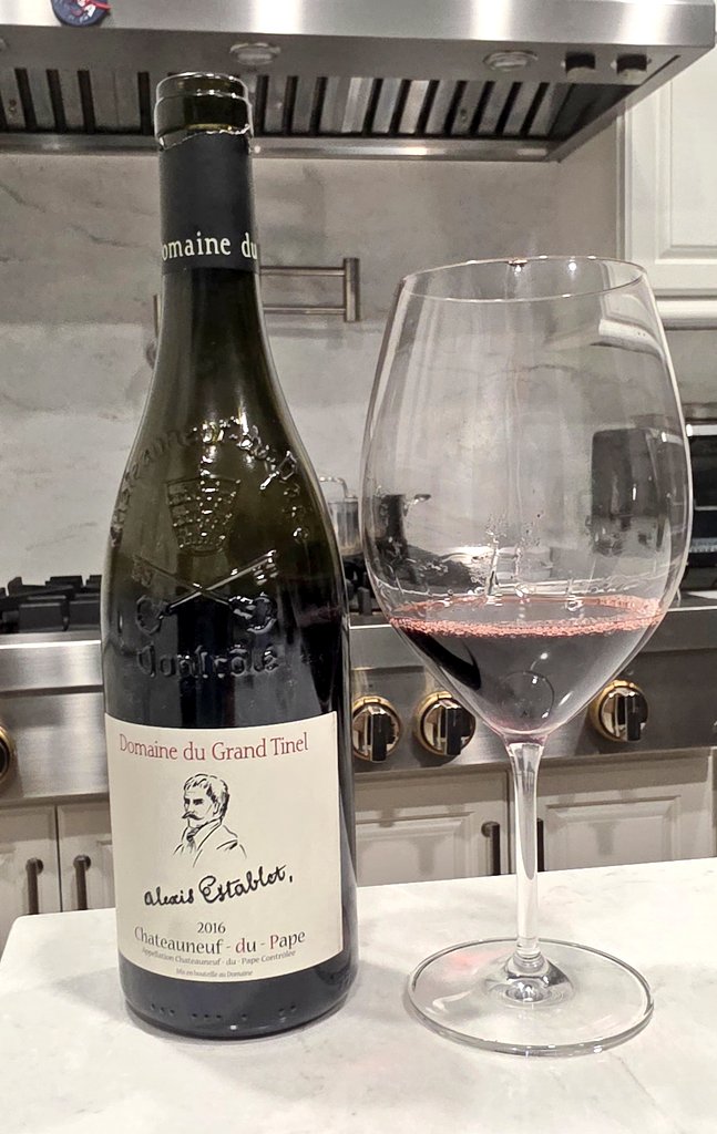 AmauryCarrasco's tweet image. #SaturdaySips something I do not drink often but it was time to go there  tonight.  2016 Domaine du Grand Tinel Chateauneuf du Pape.  Drinking much better than my last bottle and seems to be entering its optimal drinking window.  #wine #winelover #Rhone