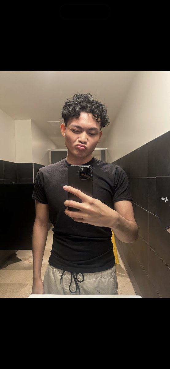 kj12308334's tweet photo. restarting who tryna be mutuals/friends🫣😜

- 20, mlm 
- 🇵🇭
- seattle / california 
- bttm vers 

#mlm #gaysian #chudai #nsfw #asian #05
#wa #thebay https://t.co/D5rkMrM9el