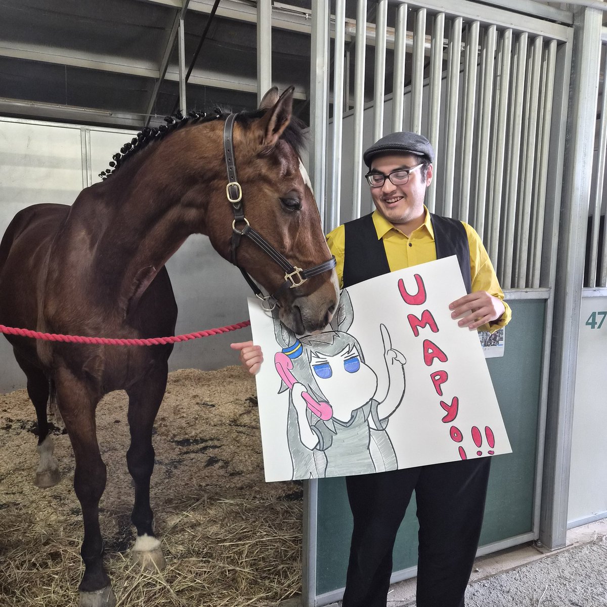 QuillingSignage's tweet photo. Finally after 20 years I met a horse. 
#umamusume https://t.co/yVBQ4eQKyo