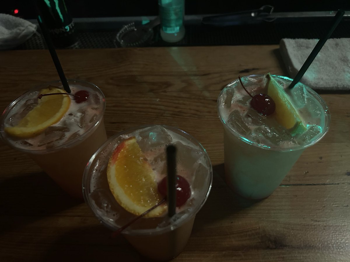 mommimilker's tweet image. #droolemoji #fruity #bottomsup