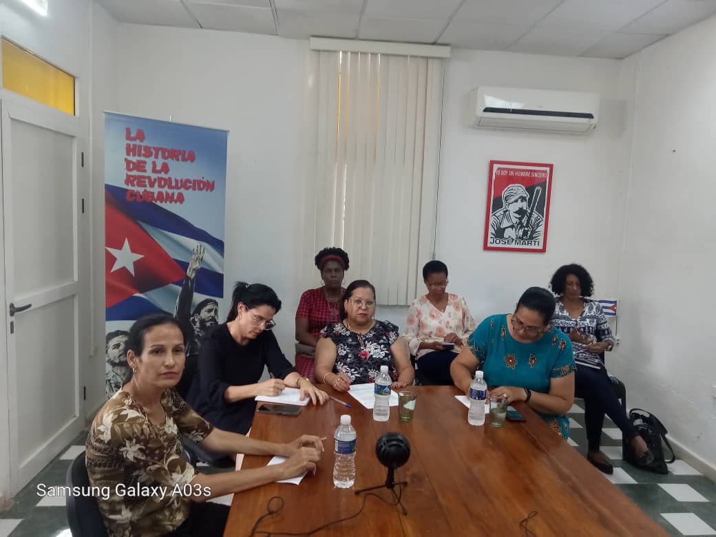 FMC_Cuba's tweet image. 🇨🇺Más de 60 representantes de organizaciones sociales, sindicales y partidos políticos de izquierda de #Paraguay participaron en encuentro virtual con la #FMC. El encuentro estuvo presidido por @TeresaBoue 1/3 
#CubaNoEstáSola
#CubanasVsBloqueo