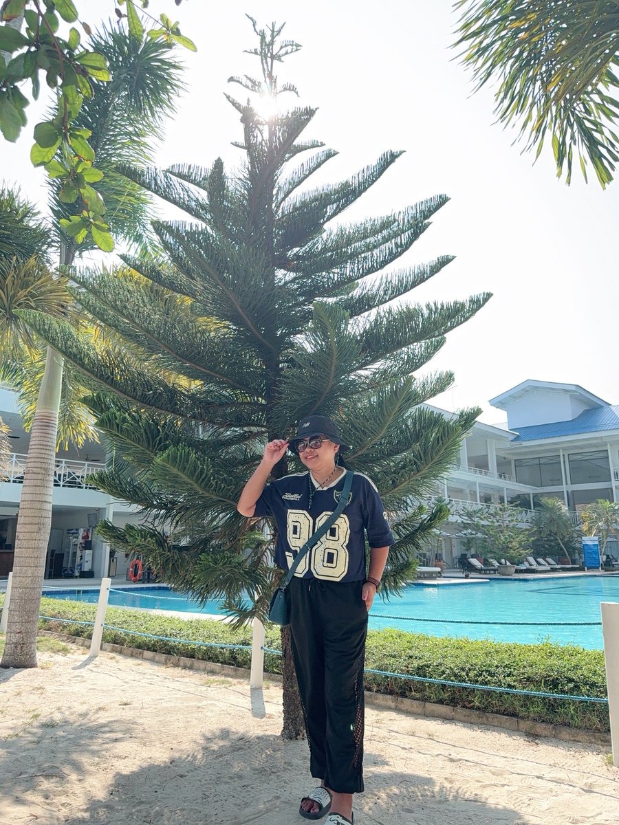 Shine2007_mj's tweet image. at Club Samal Resorts. #Davao #unwindmuna. breaktime ng mga caregiver ni mader😅. 🙏 relax muna kami mom. no visiting sched today so fambam
muna. #Philippines 🇵🇭 #Samal