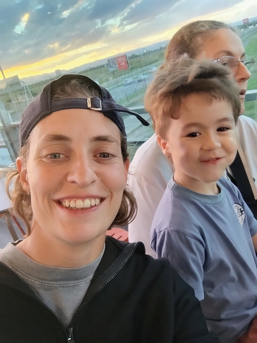 Nos fuimos a ver los aviones, te amo con toda mí alma.