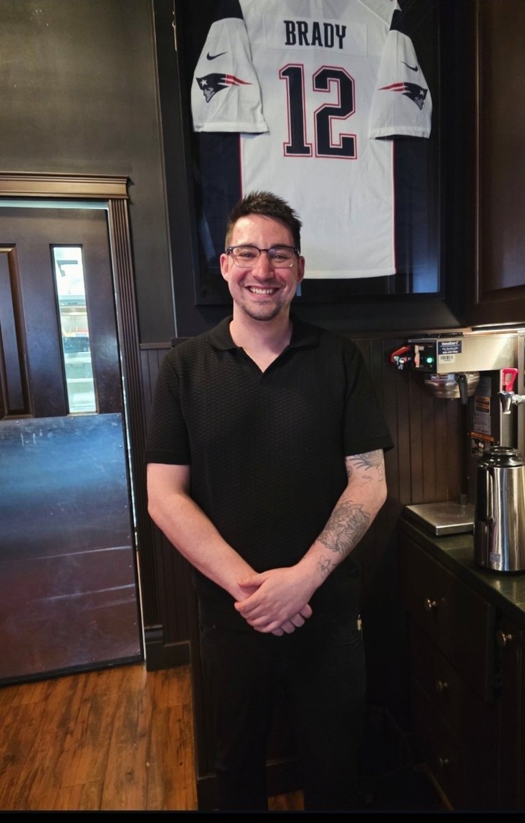 Congrats to our Server Brett on breaking the all-time single day sales record!!📍Airdrie