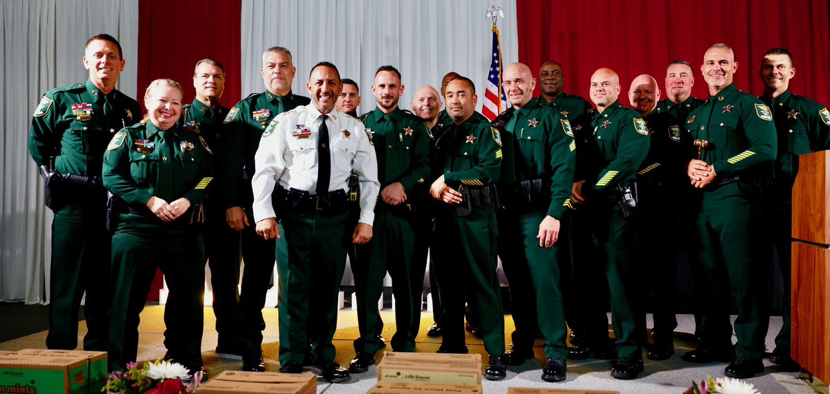 SheriffLeeFL's tweet photo. Thank you @RotaryFMSouth for recognizing #teamLCSOโs Deputy Chris Lacey as the 2026 Law & Order Ball Officer of the Year! Weโre grateful to be a part of this amazing event. #CONGRATSDeputyLacey ๐๐๐ฝโญ๏ธ https://t.co/E0LfwtZZe2