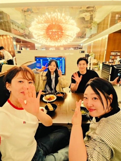 shyshy_za's tweet image. Aigooo aigoooo neomu kiyowo 🫶🏻✨

#KimHyeYoon #김혜윤 💛