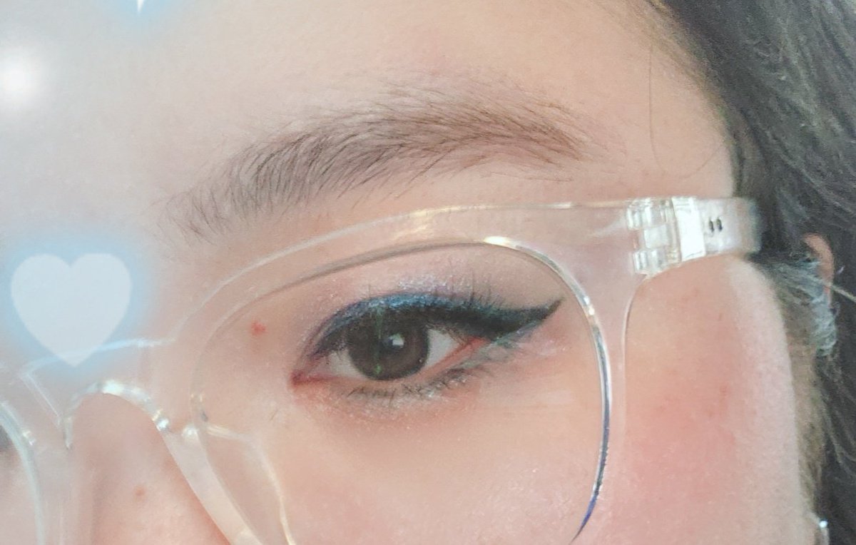 히히 블루 메이크업도 하고간당 실제론 블루끼가 잘안보여서 걍 사진으로 자랑하고 맘