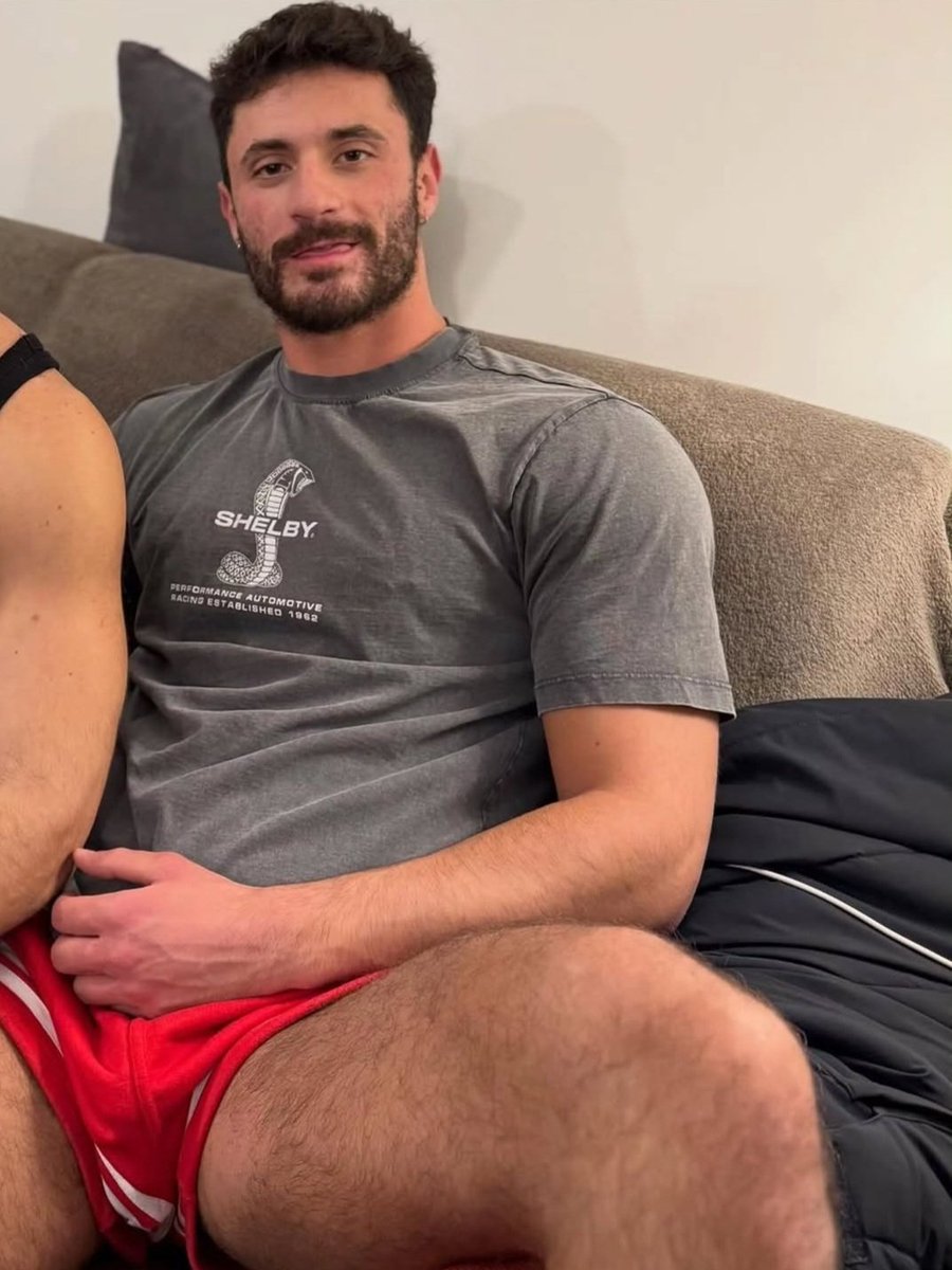 hot dudes tweet media