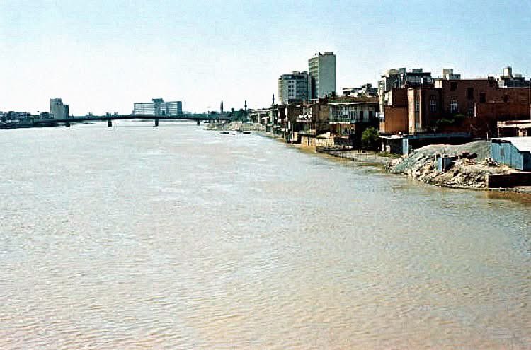 baghdad_salam's tweet photo. صورة توثيقية رائعة
نهر دجلة الخالد وسط بغداد عام 1967م.
Baghdad 1967
#baghdad_salam 
#iraqsque https://t.co/MAlfn3NA1H