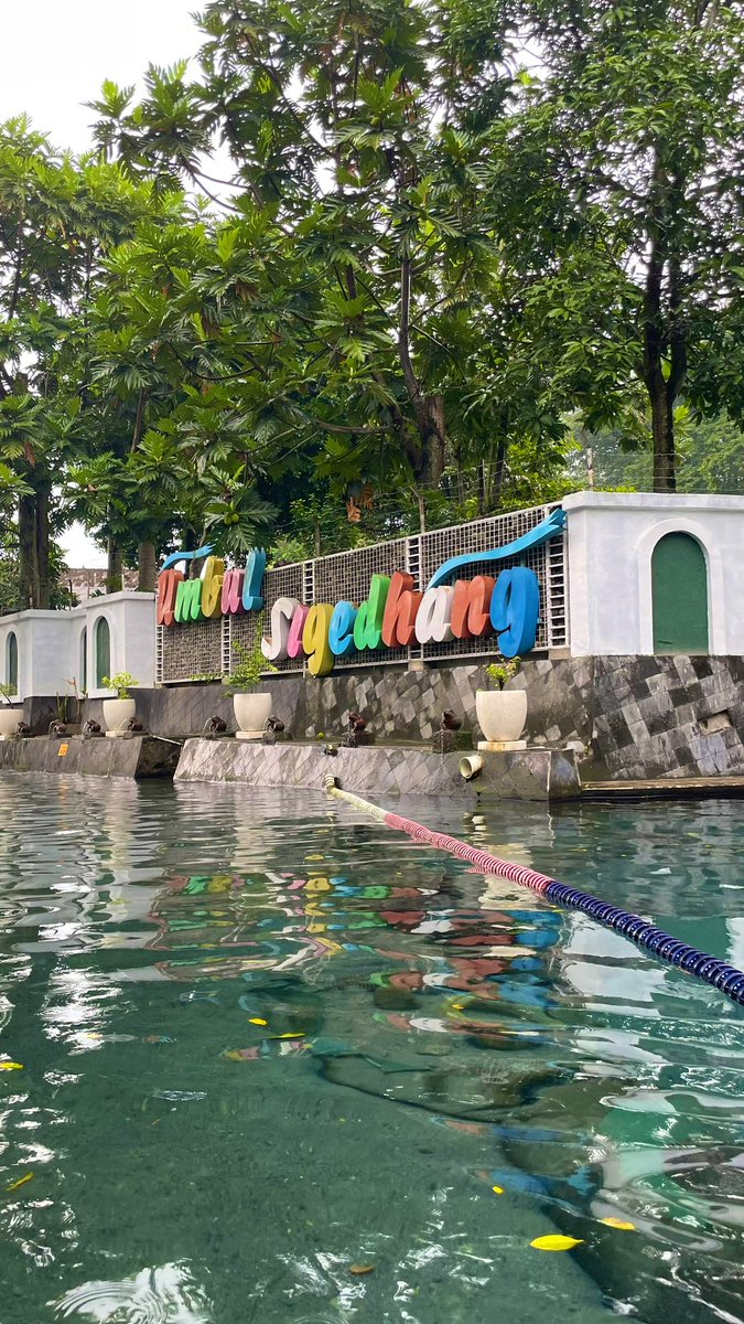 Klaten tuh underrated bgt menurutku. Kota yang pas banget buat slow living. Mau ke Jogja atau Solo deket, tapi biaya hidupnya jauh lebih murah. Hidden gem sih.

In your opinion, which city is the most suitable for slow living?