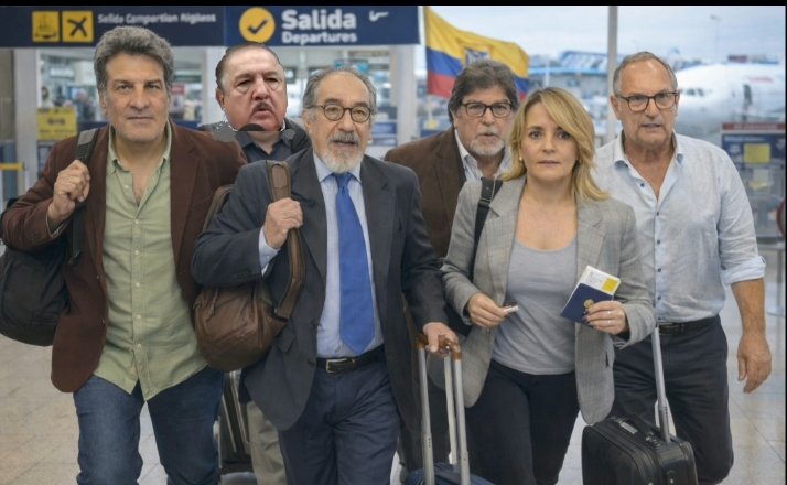 *Se cae el cartón.

Los primeros en salir soplados: