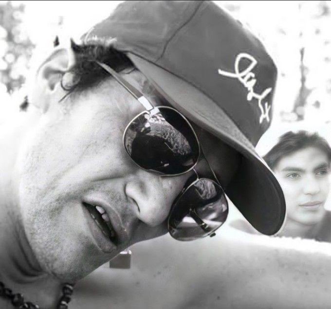 "Tenes que pensar que nadie te pertenece y vos no le perteneces a nadie, sos libre en la vida. Vamos volando por una mantaña y si vos doblas y yo sigo derecho y bueno nos veremos en la otra o capaz que nunca mas pero bueno, somos libres.. Nada les pertenece, los celos, no tengan