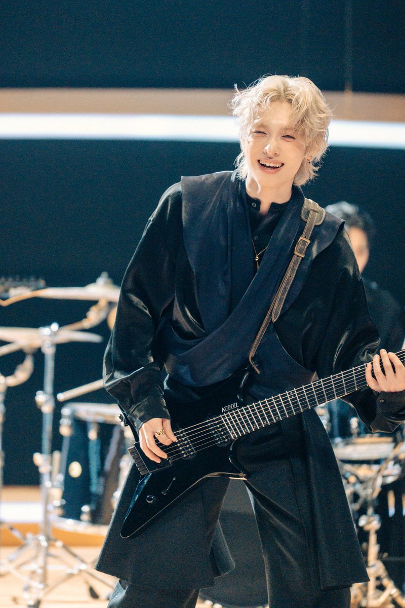 Mxndy🦋 DEAD AND tweet media