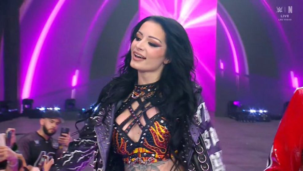 J_AleXIX's tweet photo. @WWE Welcome back, Dark Princess 💜🔥🫶🏻 @Saraya https://t.co/hEytnlcfCh