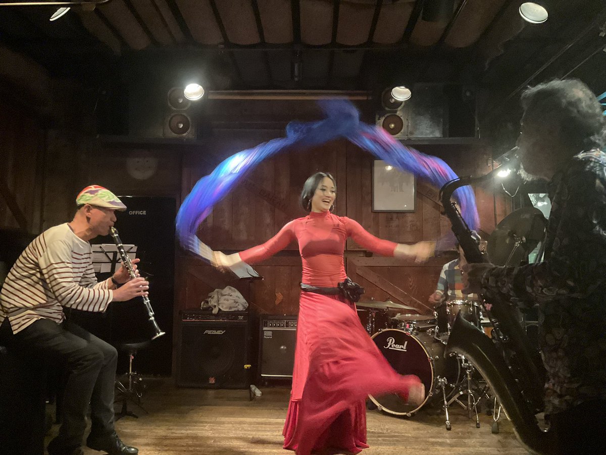 ザックバランにて、
ミノリ＆ロマンべ、たーのしかった❤️
格好いい演奏と華やかな踊り✨
大好きな人たち❤️
また、次回が楽しみ❤️❤️❤️