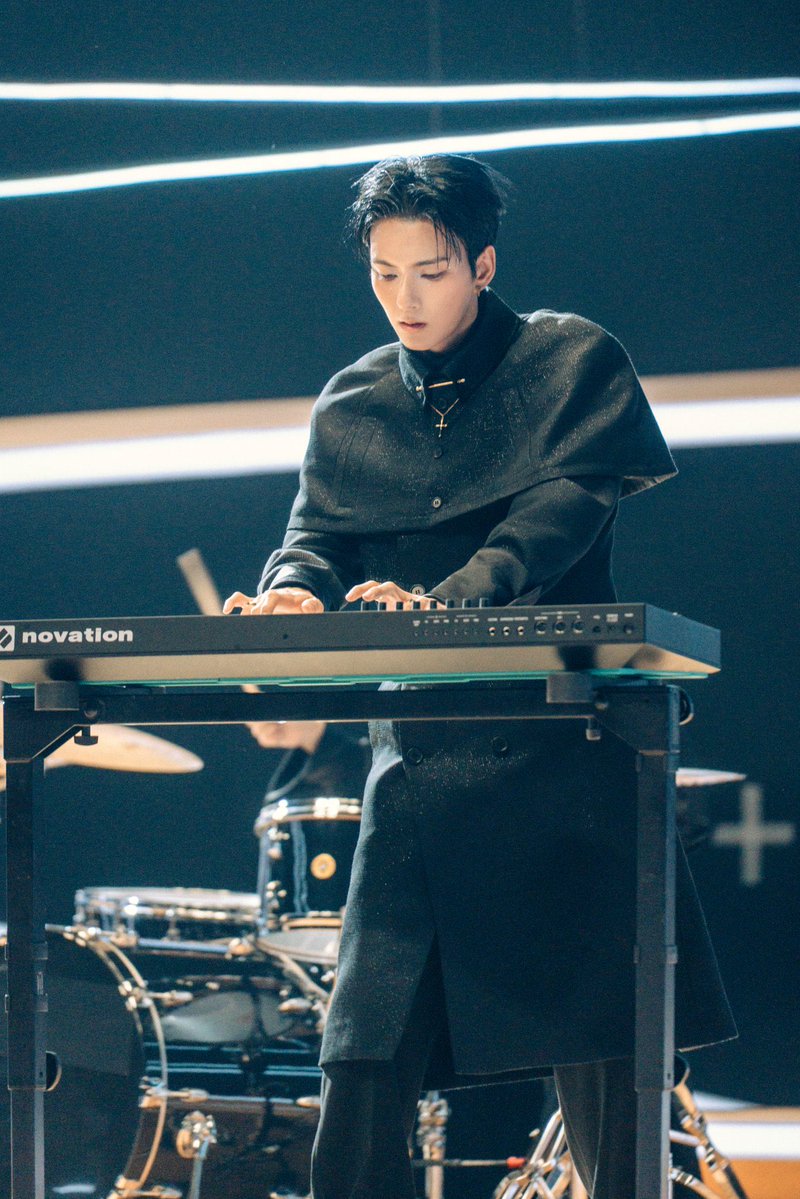 Mxndy🦋 DEAD AND tweet media