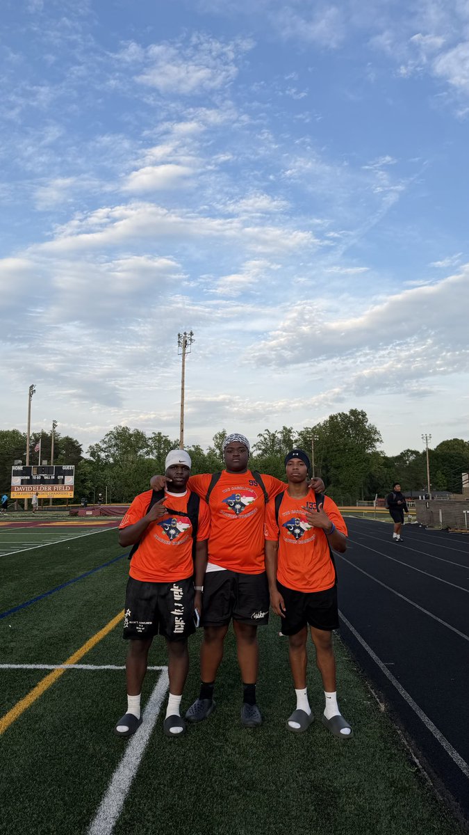 Had a great time at the Johnson Lambe combine camp!!! #agtg
<a href="/MBordeaux4/">Coach Rob 4️⃣</a> <a href="/JohnsonLambe/">Johnson Lambe Sporting Goods</a> <a href="/BerryFootballNC/">Berry Academy Football</a> <a href="/Khelijah26/">Khelijah Ellis</a>