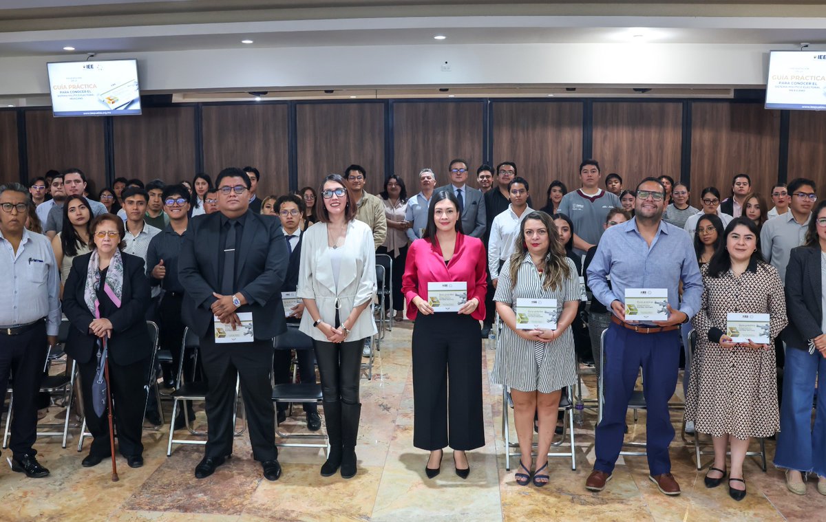 sandra_timal's tweet photo. Estuvimos en la presentación de la "Guía práctica para conocer el sistema político mexicano". https://t.co/XTpM5Wvtpi