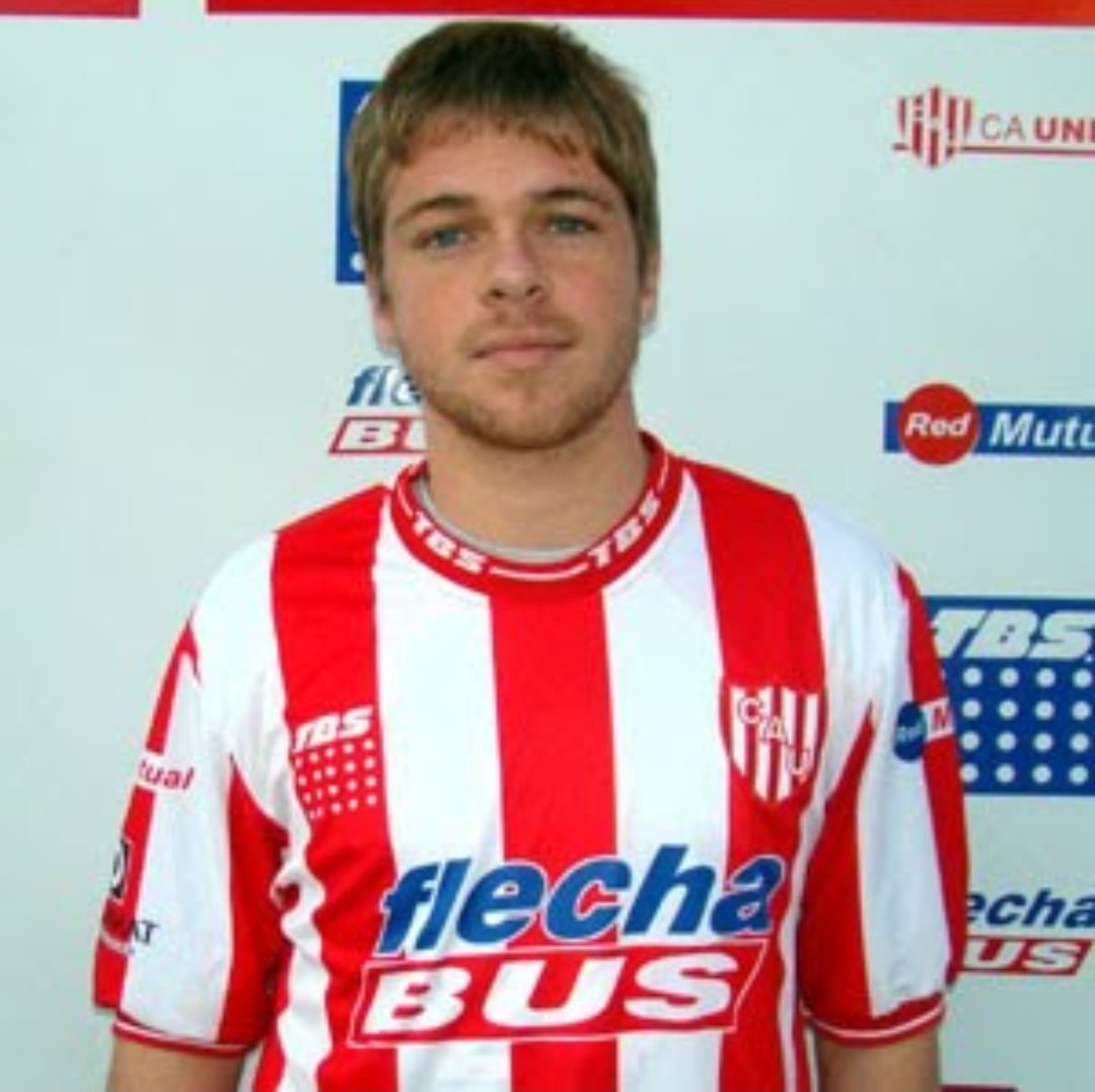 Every day a random player from Unión de Santa Fe tweet media