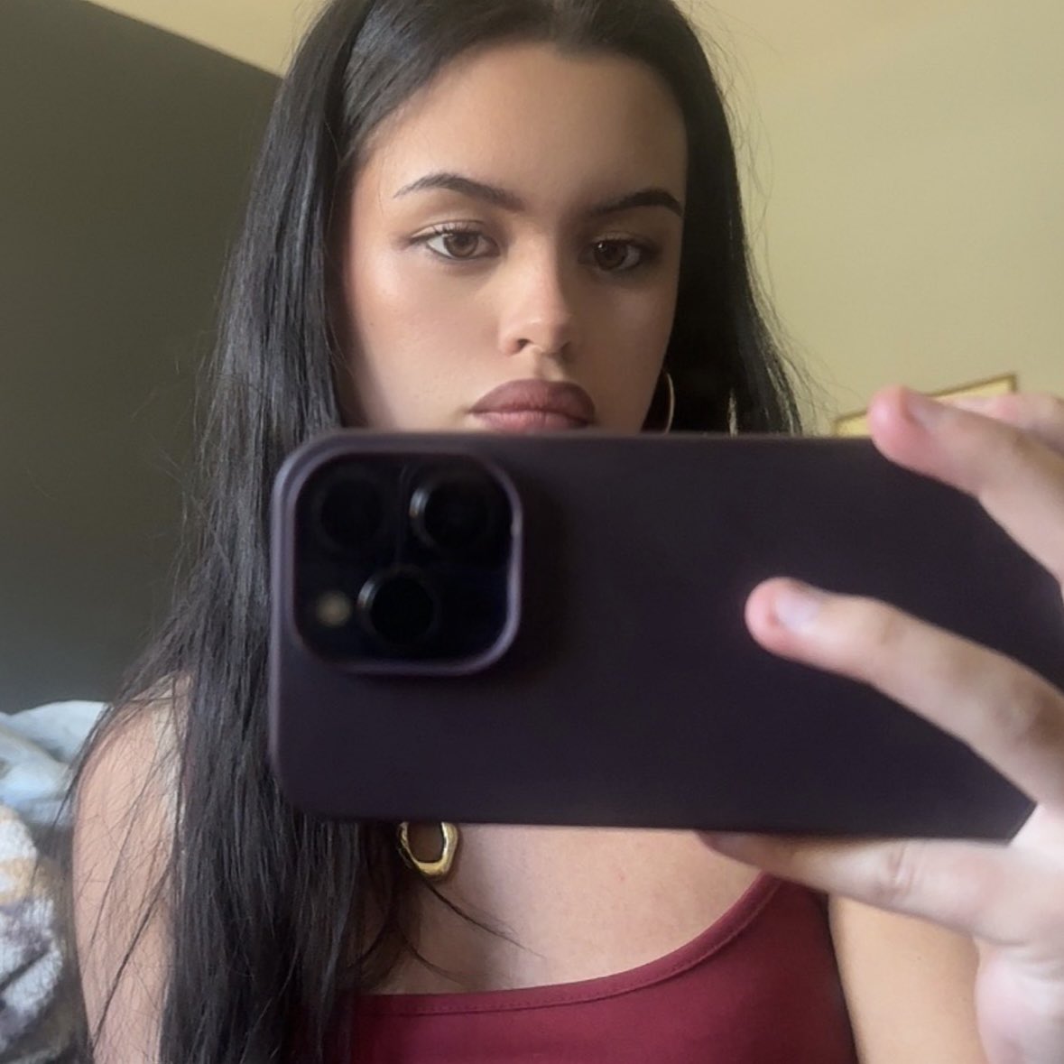 hudsrry's tweet image. my pfp vs me