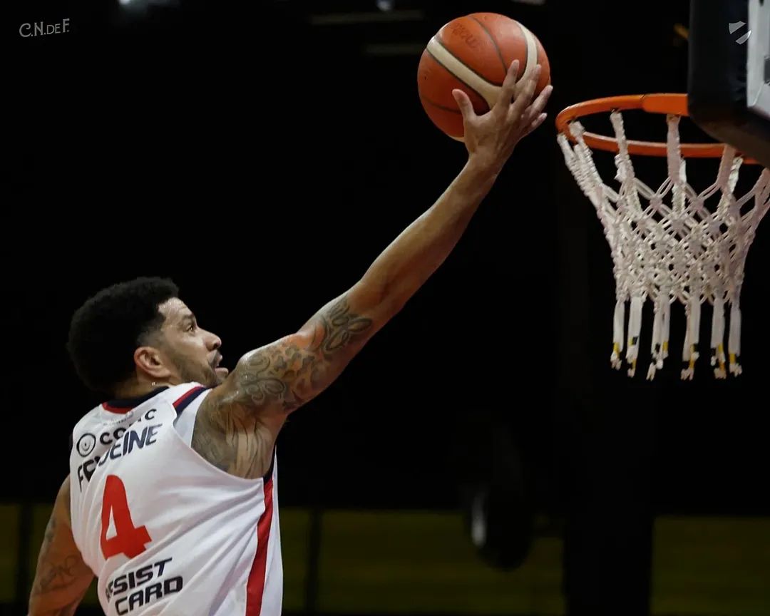 HugoEMassa26860's tweet photo. ¡𝗚𝗔𝗡𝗢́ 𝗡𝗔𝗖𝗜𝗢𝗡𝗔𝗟! 
#Nacional 9️⃣4️⃣ - 6️⃣5️⃣ Flamengo
@CNdeFbasketball es #Bronce en la @BCLAmericas

#Orgulloso de #MiEquipo
#DeNacionalSiempre
#DeNacionalEnTodo
#MismoEscudoMismaPasion 
🏀🔴⚪️🔵🏀 https://t.co/wBwomm3gGZ