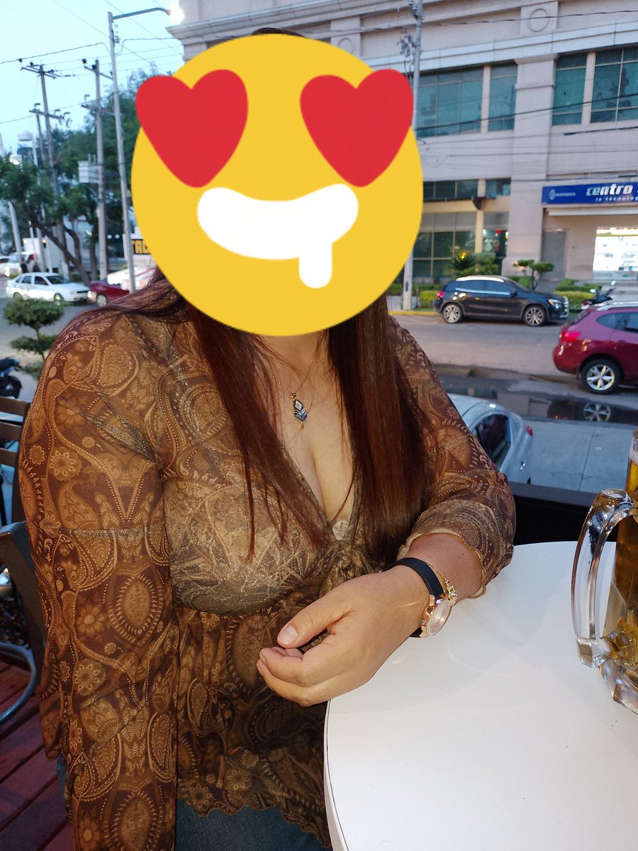 Yorkerpotsw's tweet photo. Mi esposa siempre se arregla para los encuentro, si así se ve vestida imagínate cómo se verá en lencería o desnuda. Buscamos, Single caballeroso mayores de 26, mínimo 175 de estatura, limpios solventes y formales que no queden mal. Denos un megusta y envía mensaje y platicamos https://t.co/fXn0peDxVx