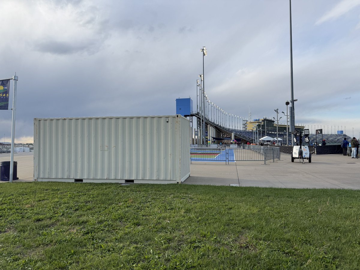 Jeff Gluck tweet media