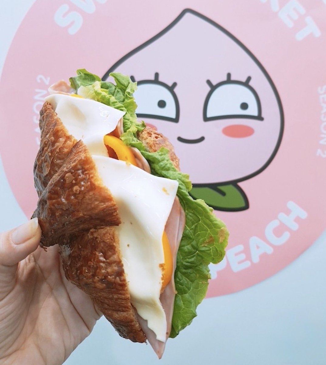 갱나미이이 tweet media