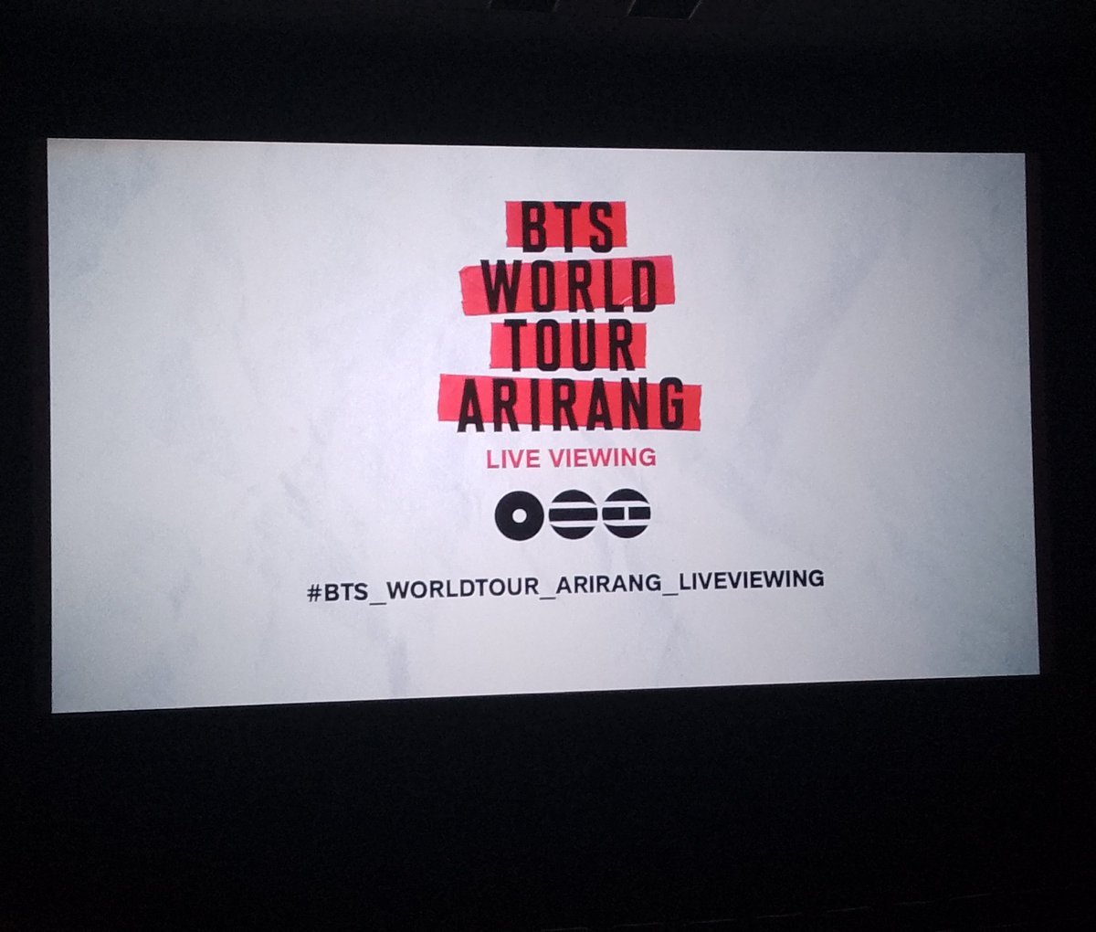 x_RealMe_x's tweet photo. Creando hermosos recuerdos..
18/04/2026 💜

#BTS_WORLDTOUR_ARİRANG_LIVEVIEWING https://t.co/9I6WNKo99o