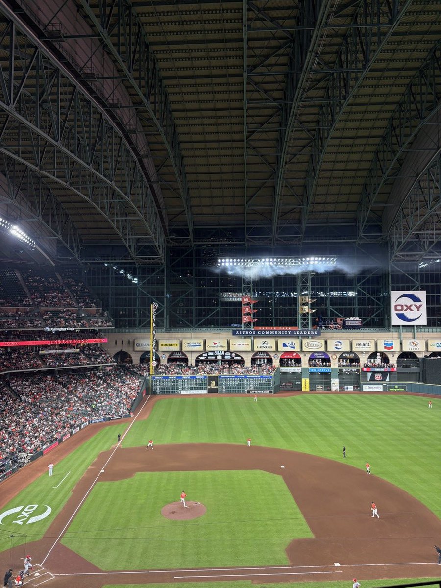 Wiegreffe20's tweet photo. Game 20, first MLB game of the year

Cardinals @ Astros

29th Astros home game, 1st as Daikin Park https://t.co/gw6b9zuJm6