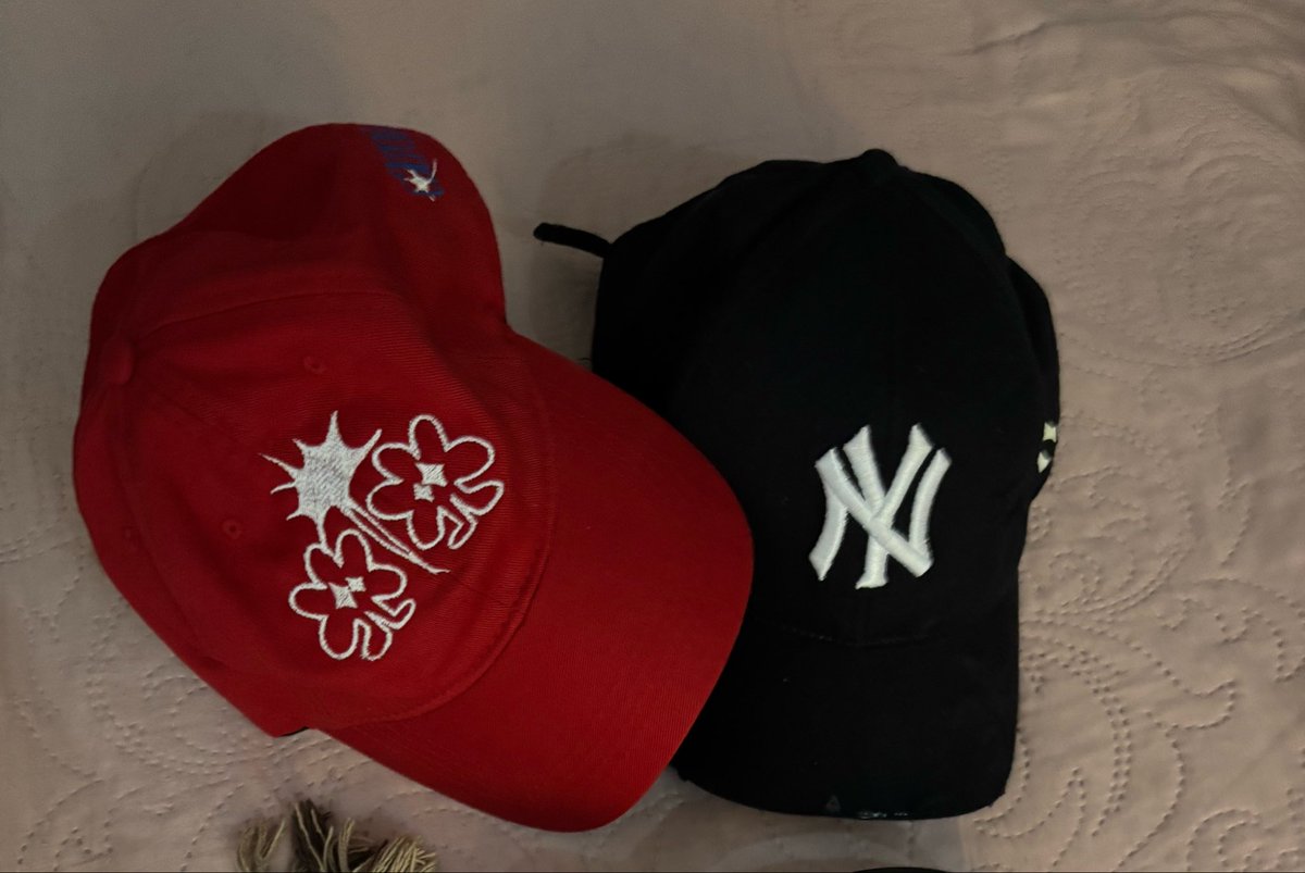 MELISSA 🐝 tweet media