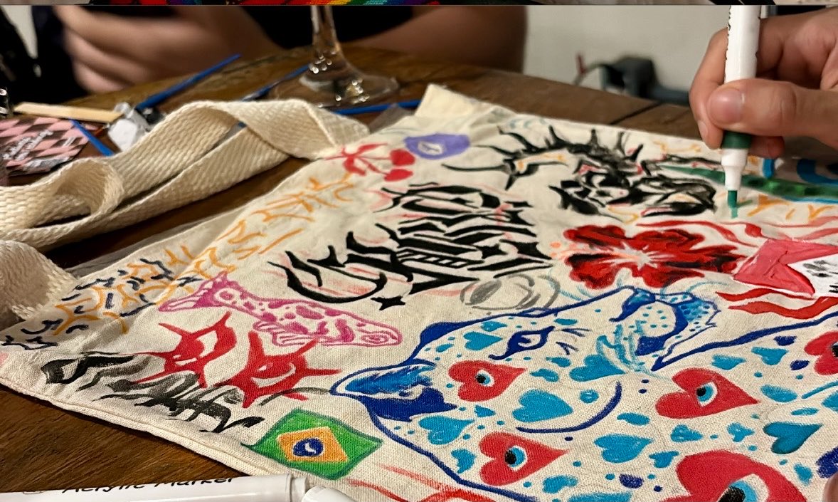 MELISSA 🐝 tweet media