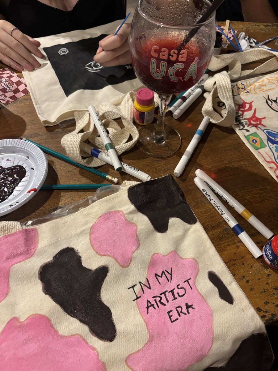 MELISSA 🐝 tweet media