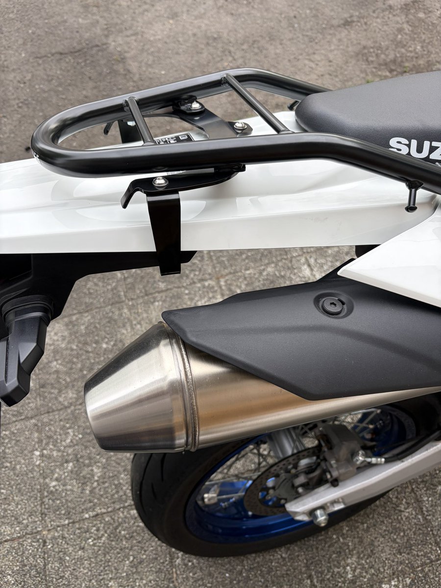 ichigoichie51's tweet image. 今日は、のんびりとバイクいじり！
まずは #DRZ4SM 君にキャリアを取付け！
いつも強引にシートバック付けてたけど、これでツーリングしやすくなりそうです
そして今は在庫切れの状態に…早く決断して良かったぁ
ツーリングのお誘い、お待ちしてます（≧∇≦）笑
#ENDURANCE  
#オレのバイクライフ