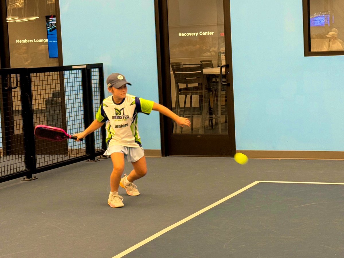 wdlyon's tweet image. 3 sisters, 2 divisions, 3 Gold Medals ... not a bad Saturday!

#athletes #granddaughters #Pickleball