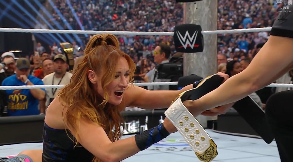 Roman Reigns SZN 💥 tweet media