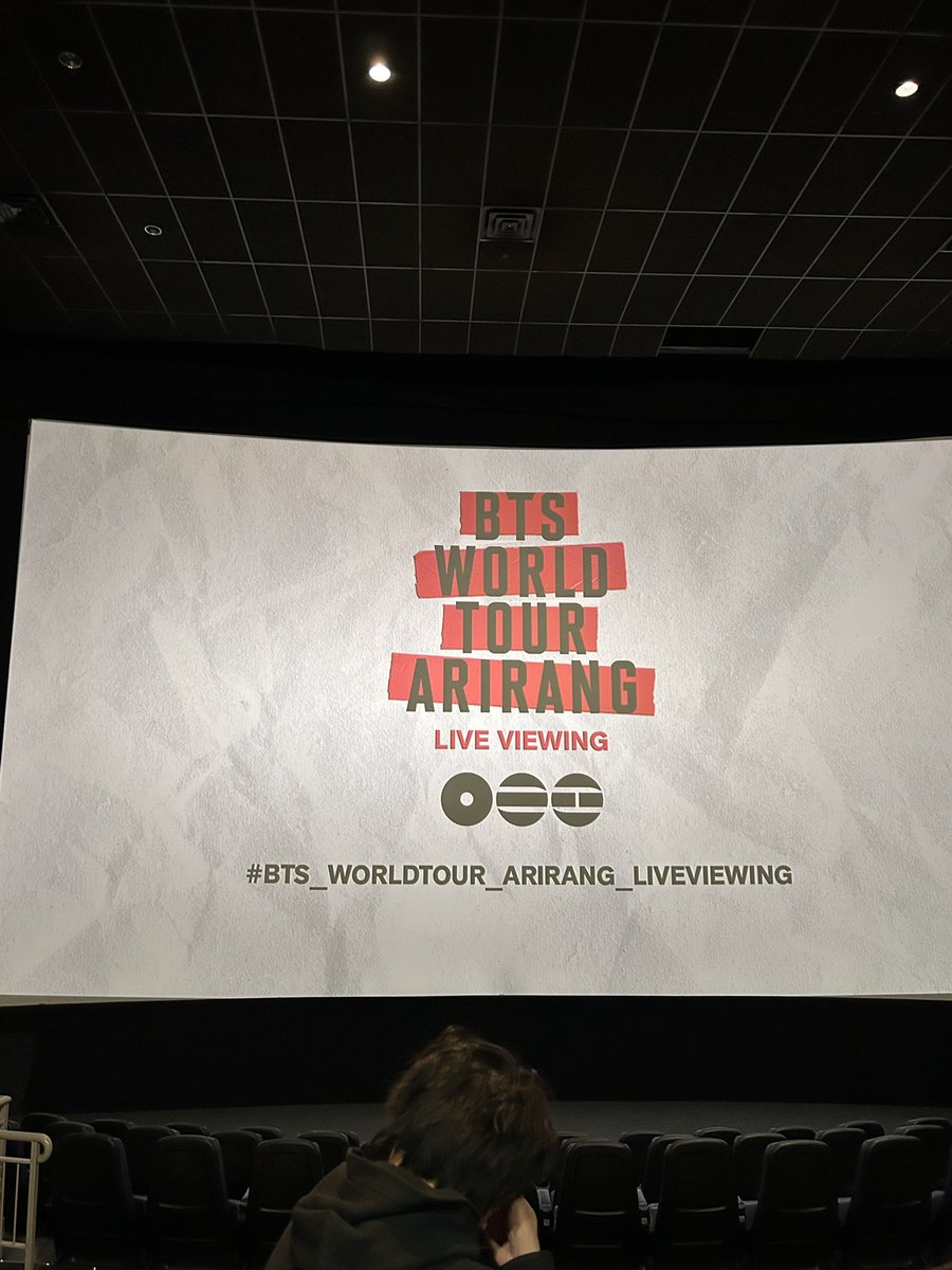 mapofthesoI's tweet image. #sat abt to be shaking ass in this theatre