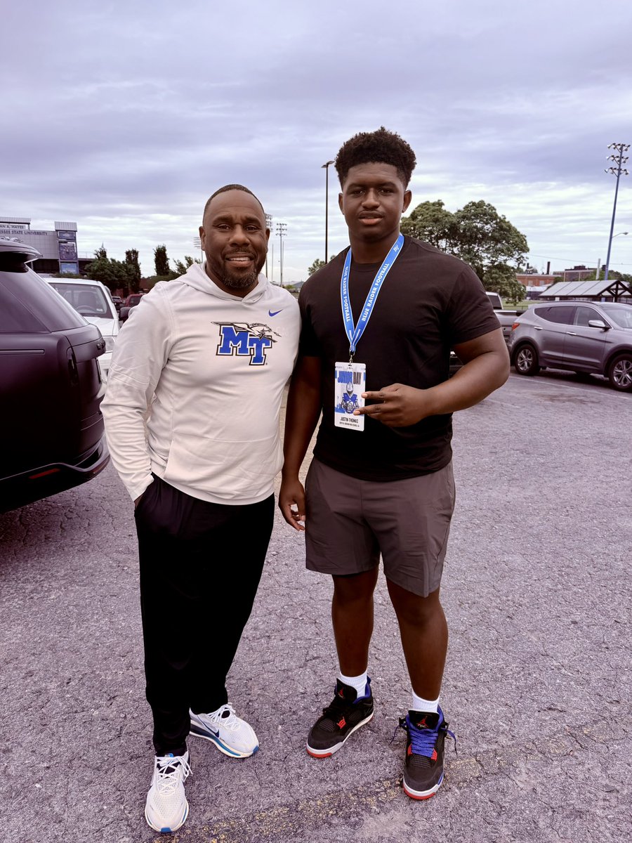 justinthom27's tweet photo. I had a great visit today at Middle Tennessee. Thank you @CoachBrowne72 and @CoachDerekMason for the invite and conversations.
@CoachApp35 @BufordGAPrspcts @buford_football @Coach_Davis22 @D1RecruitNation @RecruitGeorgia https://t.co/RJmD1ftaOU