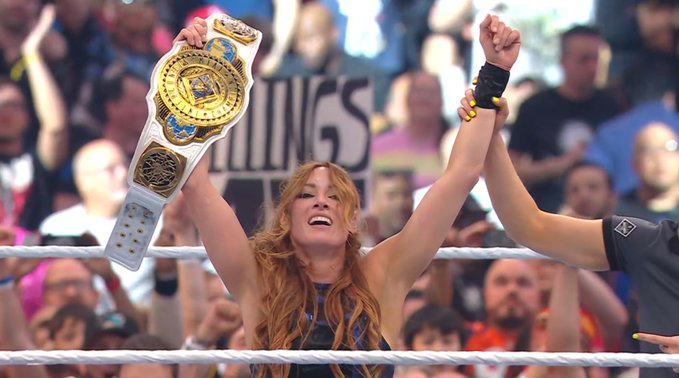 🚨 NOUVELLE CHAMPIONNE INTERCONTINENTAL !

Becky Lynch a remporté son match de championnat face à AJ Lee, et devient la nouvelle championne Intercontinental ! #WrestleMania