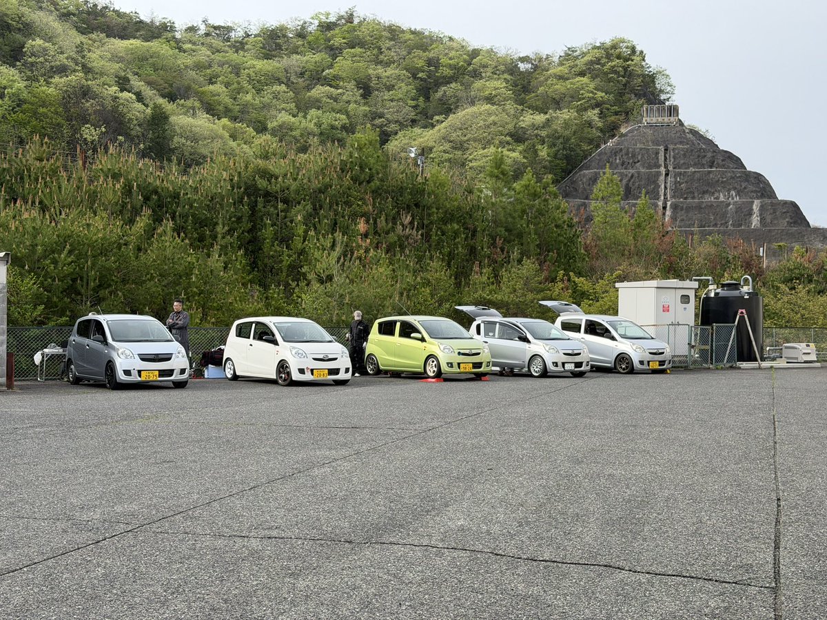 erierieri_p's tweet photo. 本日はセントラルサーキット裏庭でMotor Family 練習会❣️

みんなで楽しく真剣にトレーニングします😆👍

#FRミラ
#FRプレオ
#MotorFamily https://t.co/QbKwhlQF6x