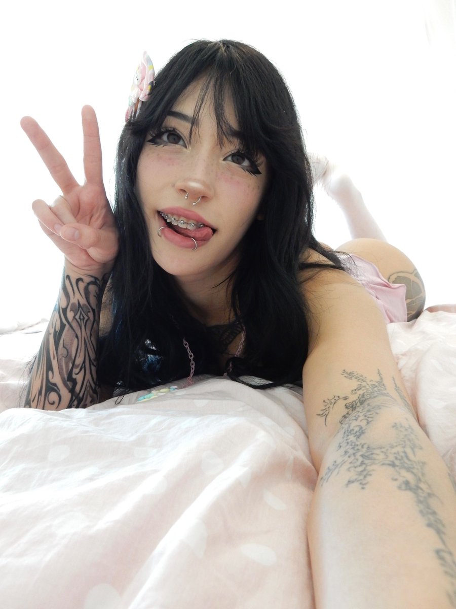 stimkybunsie's tweet photo. bracefaced brat :3 https://t.co/CLczkhNn3t