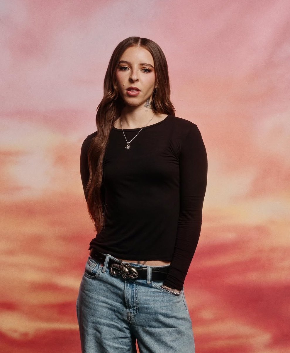 adriana (is seeing miko) ꩜⋆.°⭑ tweet media