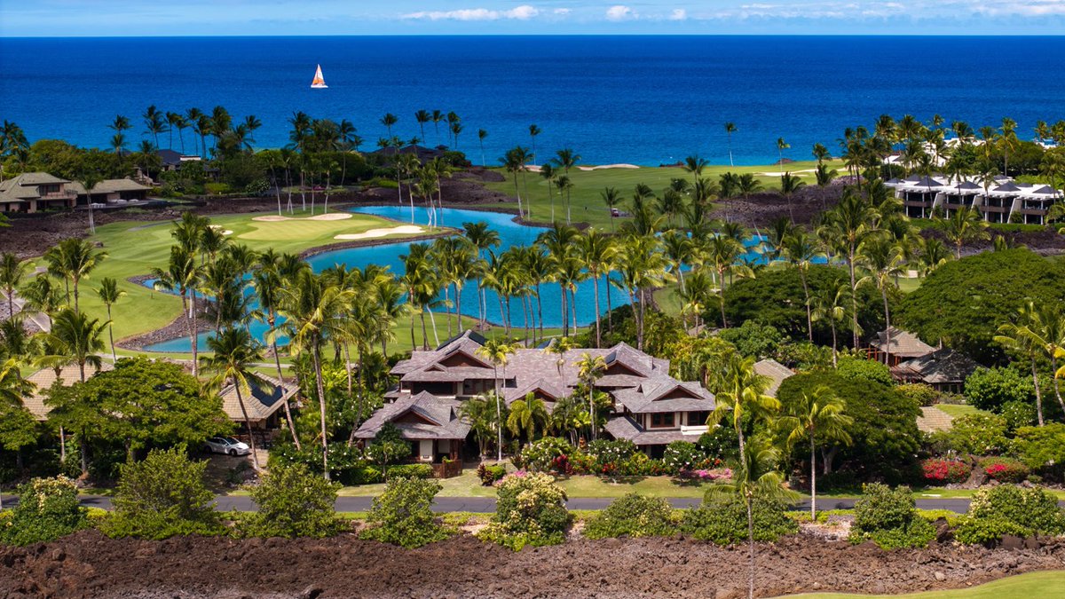 corcorangroup's tweet image. A #Hawaii home once owned by #LisaMariePresley is up for sale! 🤩 Once part of the #Presley family's private collection, the 8,000-square-foot sanctuary sits on the #KohalaCoast. 🌊🌴 Learn more about this #rocknroll royal retreat on Mansion Global: bit.ly/41rtrjJ 👈