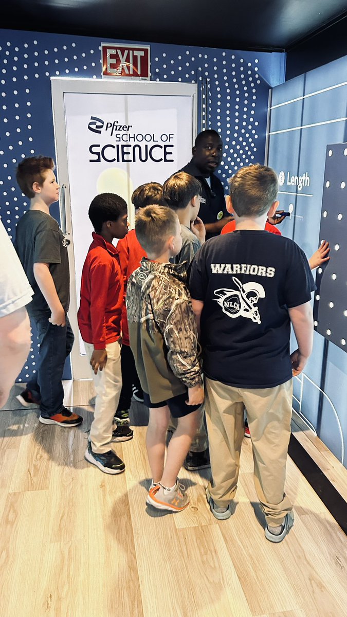 Robear7777's tweet photo. The fourth graders got to experience Pfizer school of science this week. Many hands on science activities including an escape room and a robotic dog! https://t.co/L6FHzuH7mN