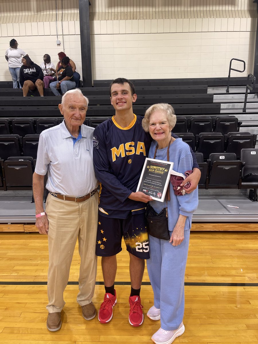 godfatherPrince's tweet photo. MVP!  Magnolia Classic was fun.  Closed out with 30 and Team Gold won!  @Biggameprince doesn’t even fit an All Star game style but yet he scores and scores and scores. Only mistake he made in life was staying at a small school giving people reasons not to trust their eyes.  Best is yet to come